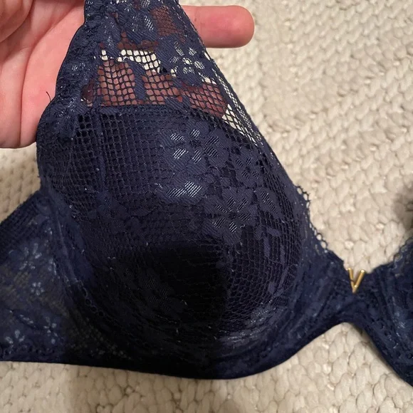 Victoria’s Secret bra - Picture 2 of 7